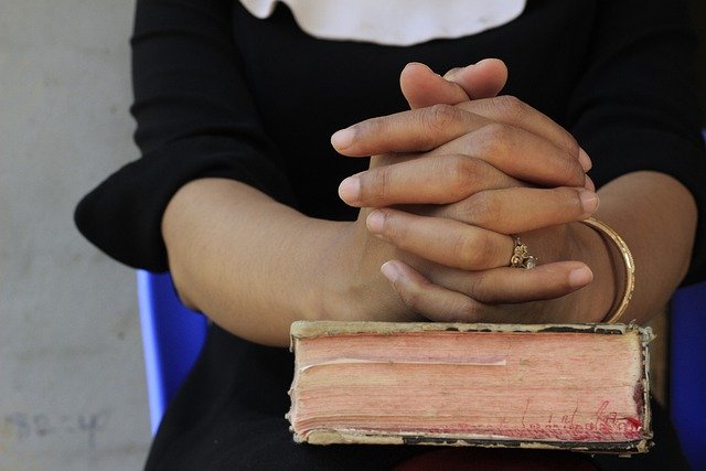 Praying Bible Christianity Book 